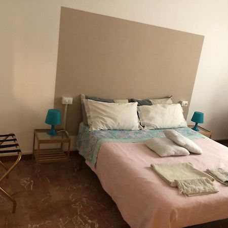 Bed and Breakfast A Due Passi Dal Lumiere Bologna Exterior foto